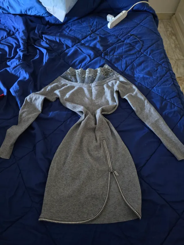 Lotto abito in maglia nero e grigio con pizzo