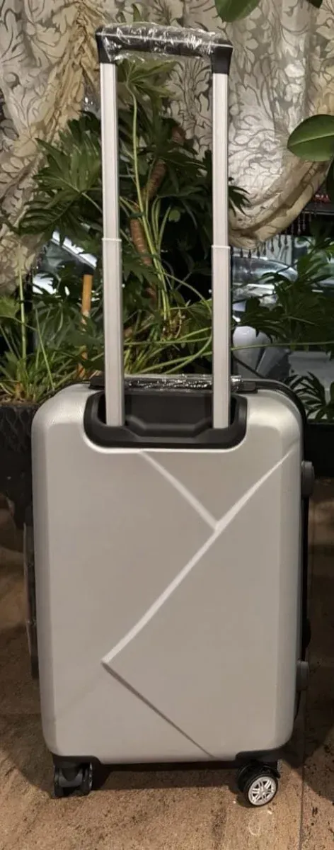 Maleta YSTYLE 57cm Plata Nueva