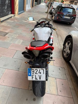 Yamaha R1 2007 perfecto estado