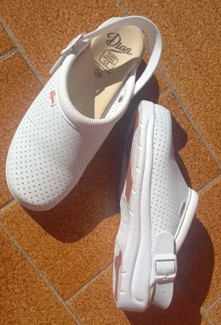 Zuecos DIAN Blancos Talla 39