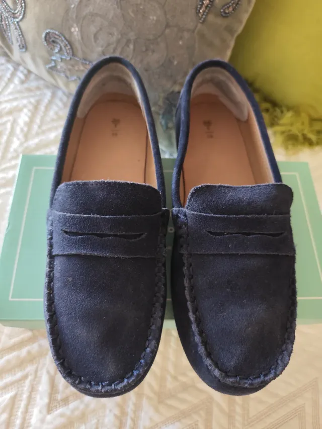 Zapatos de ante azul para niño