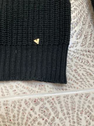 Jersey de punto con encaje negro
