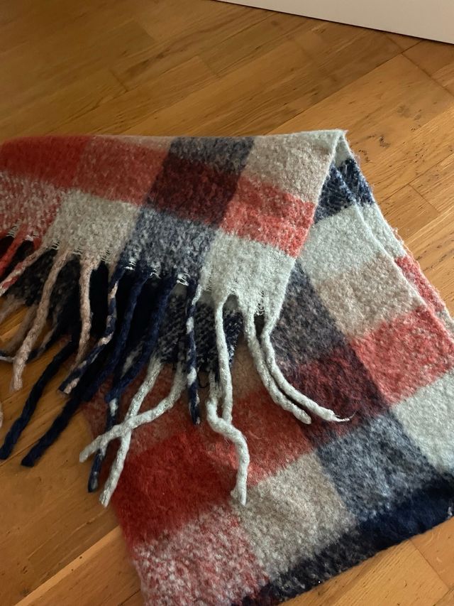 Bufanda lana gustosa cuadros Stradivarius