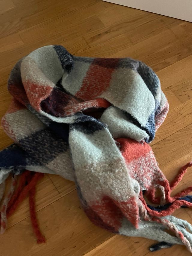 Bufanda lana gustosa cuadros Stradivarius