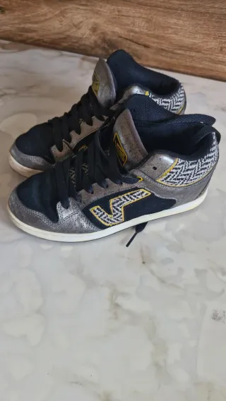 Vans Talla 38 Plata y Negro