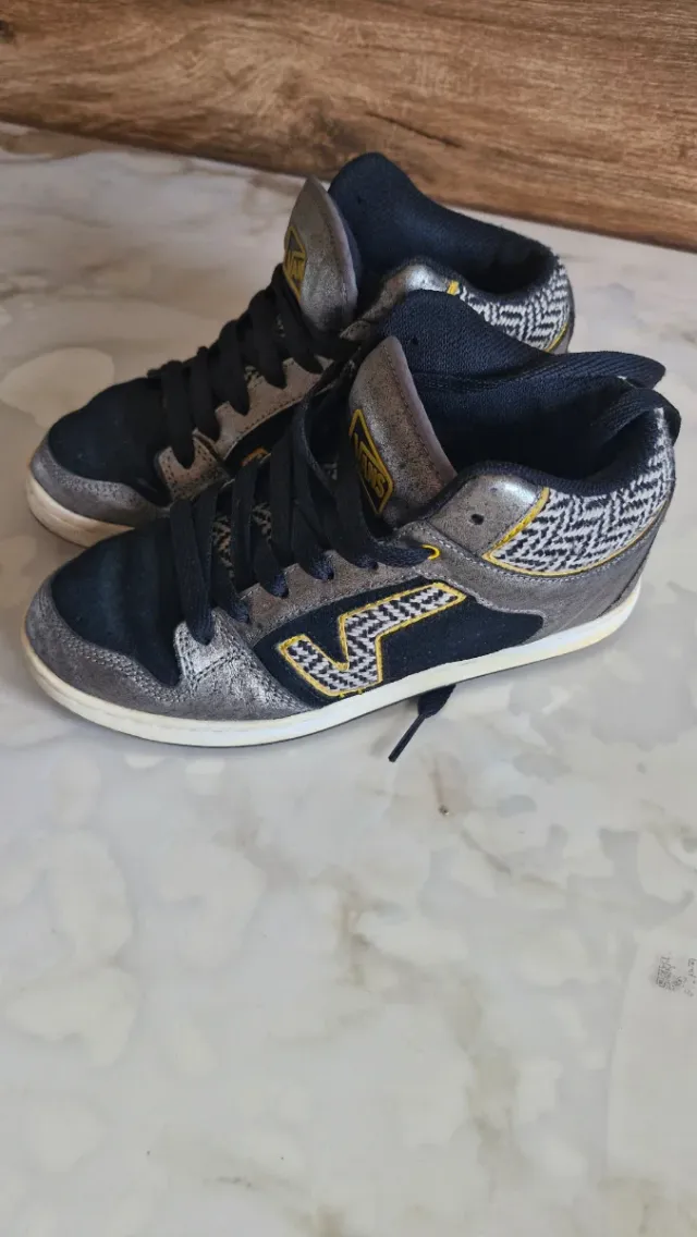 Vans Talla 38 Plata y Negro