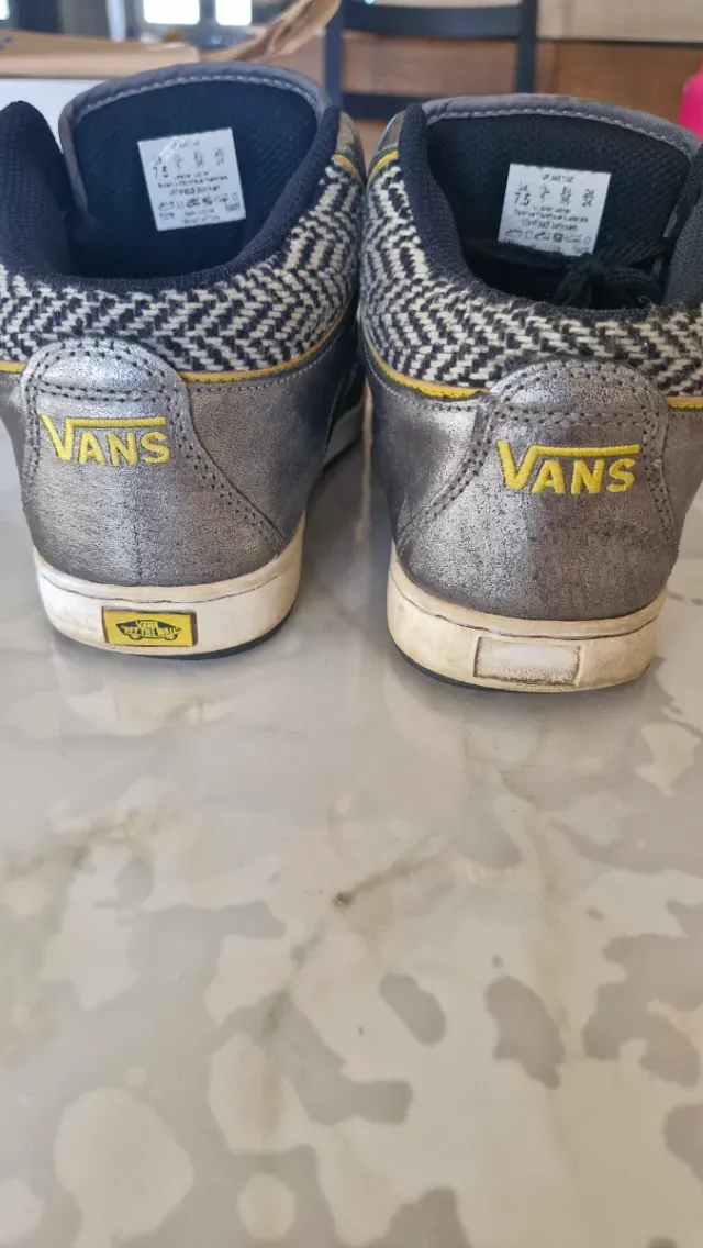 Vans Talla 38 Plata y Negro