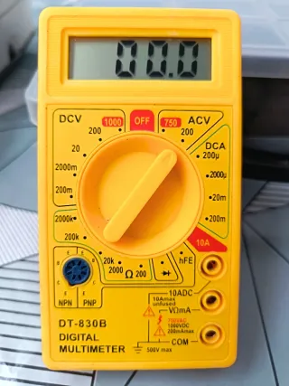 Multímetro Digital DT-830B