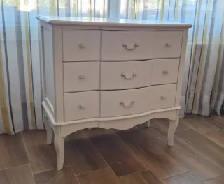 Cómoda de madera