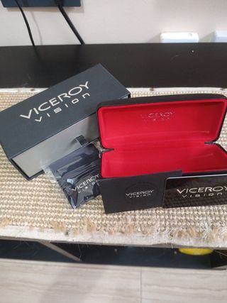Caja, funda y certificado gafas Viceroy