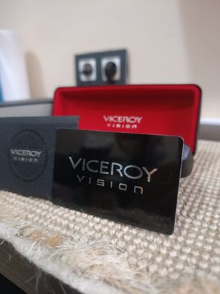 Caja, funda y certificado gafas Viceroy