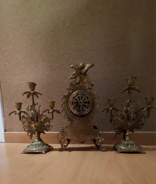 Reloj de sobremesa de bronce