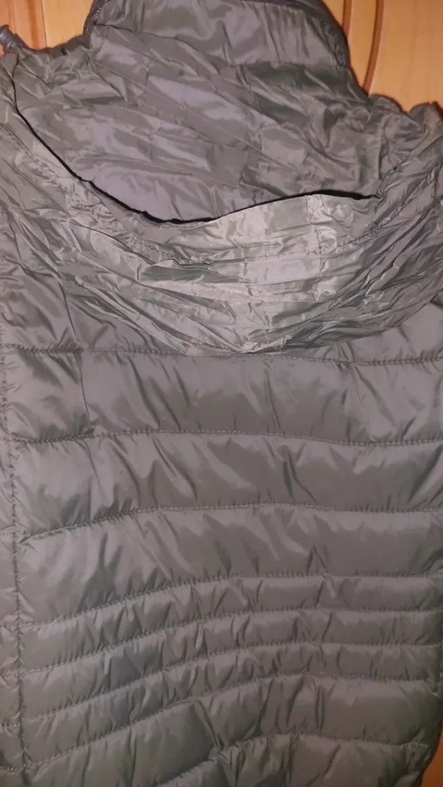 Chaqueta plumífera niño sin mangas y gorro