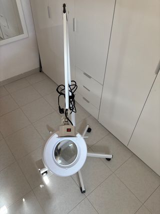 Lámpara LED Esteticista con Lupa