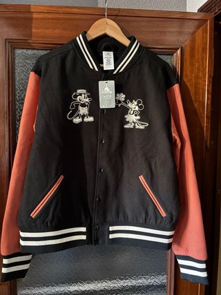 Cazadora Universitaria Disney Mickey Minnie Negra 