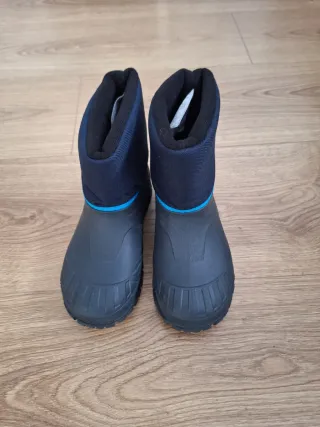 Botas de nieve, guantes y pantaloes para niñ@s
