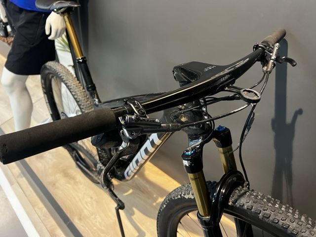 Giant Anthem Adv Pro 0 Live Valve