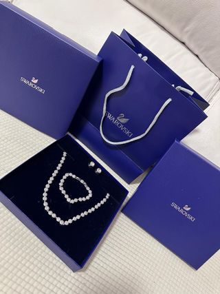 Conjunto Swarovski Collar, Pulsera y Pendientes