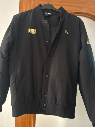 Cazadora New Era NBA Hombre Negra