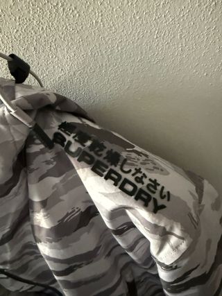 Giacca Superdry mimetica impermeabile
