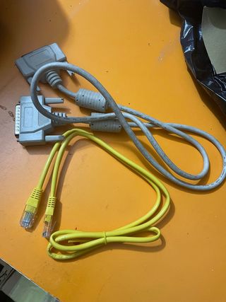 Lote de cables: 2 Ethernet y 1 VGA DB25 