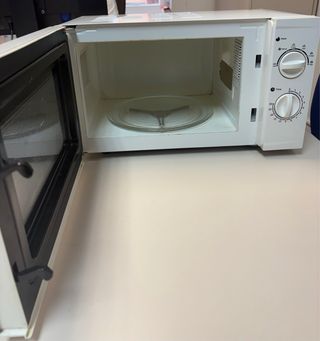 Microondas Jocel 20L