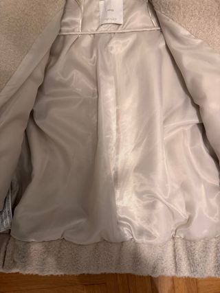 Cazadora Bomber Beige Mango, puesto muy pocas vece