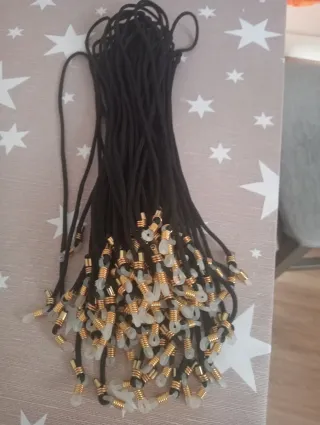 40 Cordones para gafas negros y dorados
