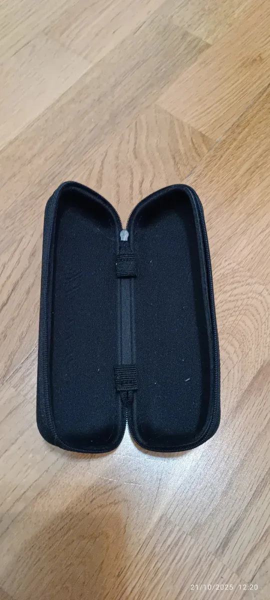 4 Fundas negras para gafas