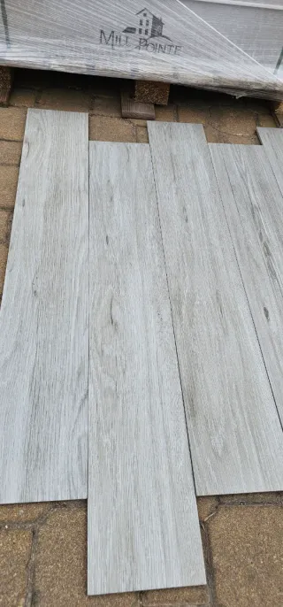 Porcelánico imitación madera gris 15x90
