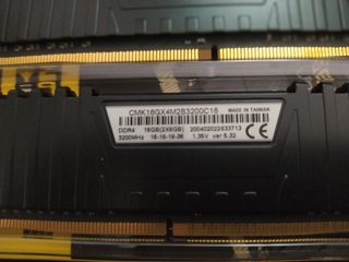 Memoria RAM Corsair 16GB ( 8gbx2 )  DDR4 3200MHz