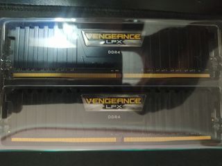 Memoria RAM Corsair 16GB ( 8gbx2 )  DDR4 3200MHz