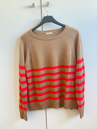 Jersey marrón y rojo a rayas
