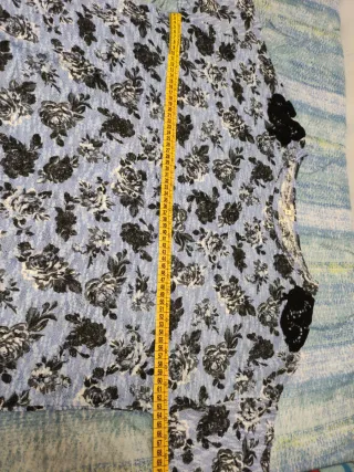 Maglia a fiori blu e nera taglia XL