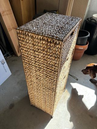 Cajonera de mimbre y metal