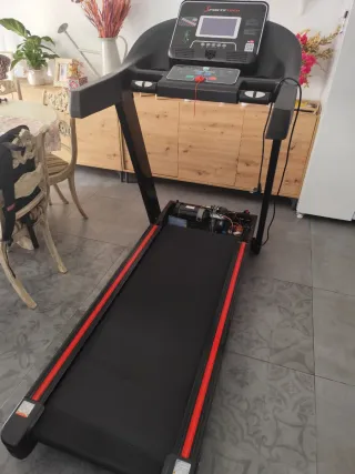 Cinta de correr Sportech F37. 