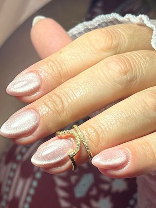 Manicurista y especialista en cejas 