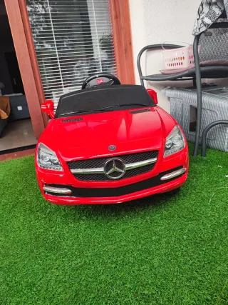 Coche Eléctrico Mercedes para Niños Rojo