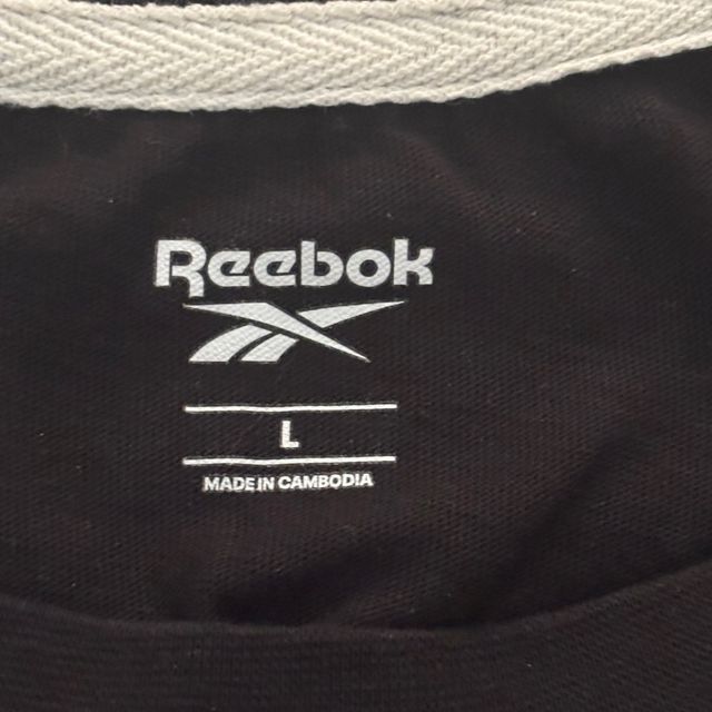 Camiseta Reebok Retro Boyfriend Negra Blanca