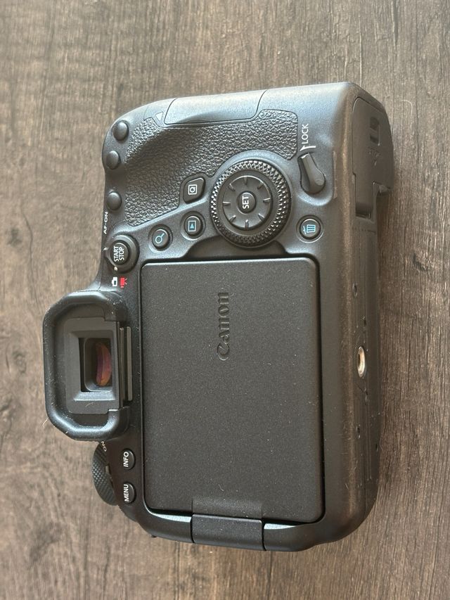 Canon EOS 6D Mark II