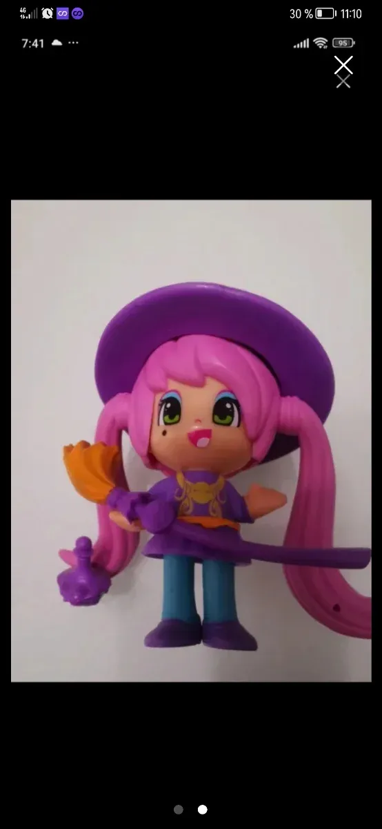 Pin y Pon Halloween Bruja con Escoba