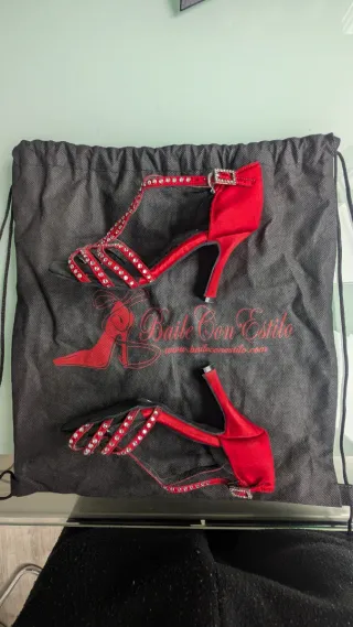 Zapatos Bailes Latinos Rojos con Pedrería