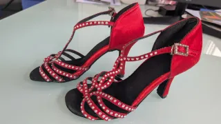 Zapatos Bailes Latinos Rojos con Pedrería