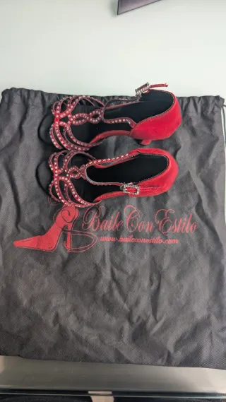 Zapatos Bailes Latinos Rojos con Pedrería