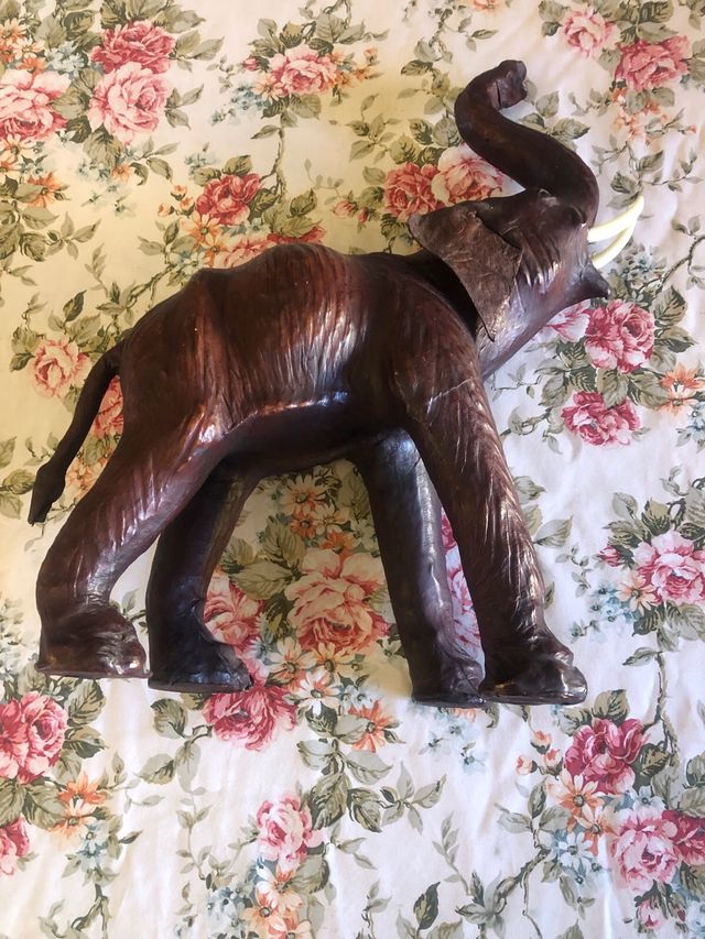 Elefante de cuero vintage años 50