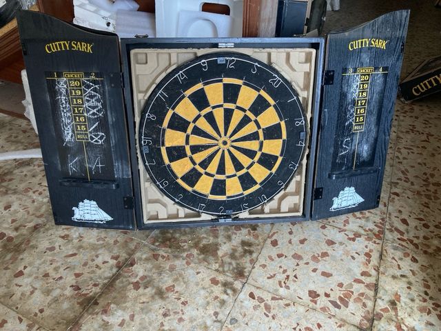 Diana de dardos CUTTY SARK con armario