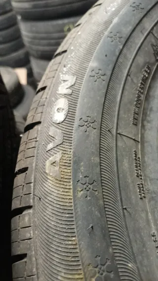 per furgoni da carico
Avon 215/60 r 16