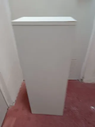 Mueble estrecho baldas blanco