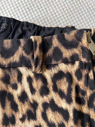 Pantalón estampado leopardo