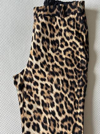 Pantalón estampado leopardo